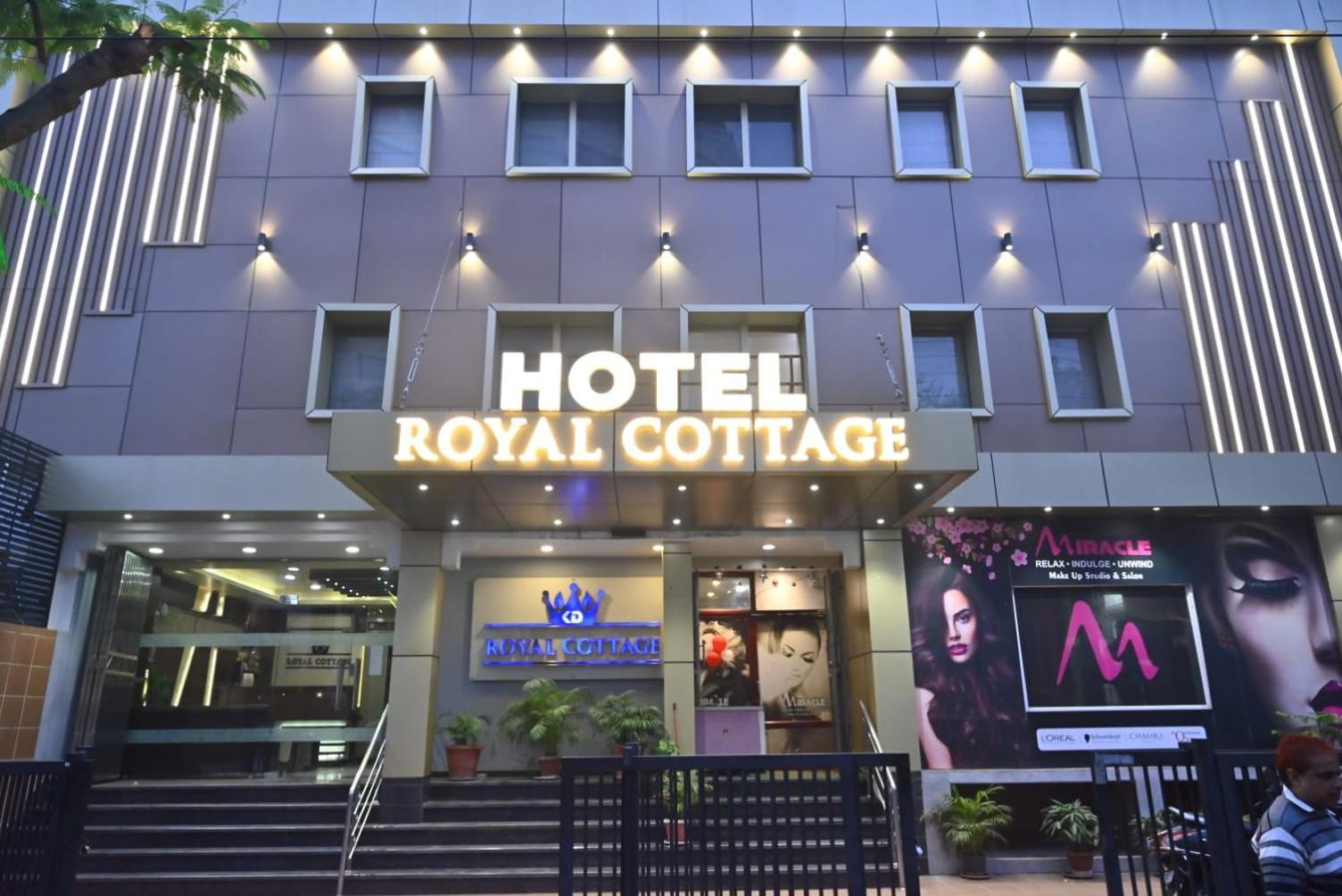 Hotel Royal Cottage Kānpur Exterior photo